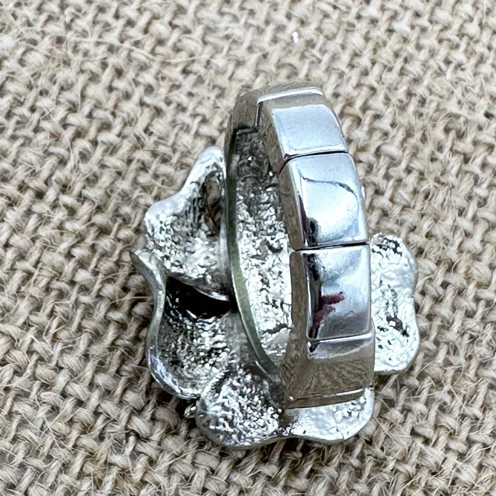 Abstract Flower Rhinestone Cocktail Stretch Ring - Picture 4 of 4